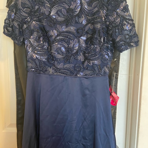 ADRIANNA PAPELL High low dress. - Picture 2 of 9